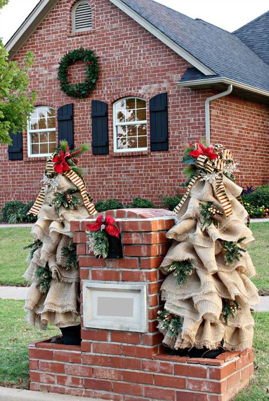 Decorate Backyard for Christmas