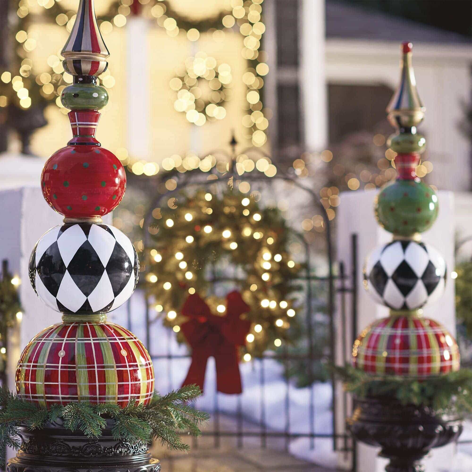 Smart way to Decorate Backyard for Christmas