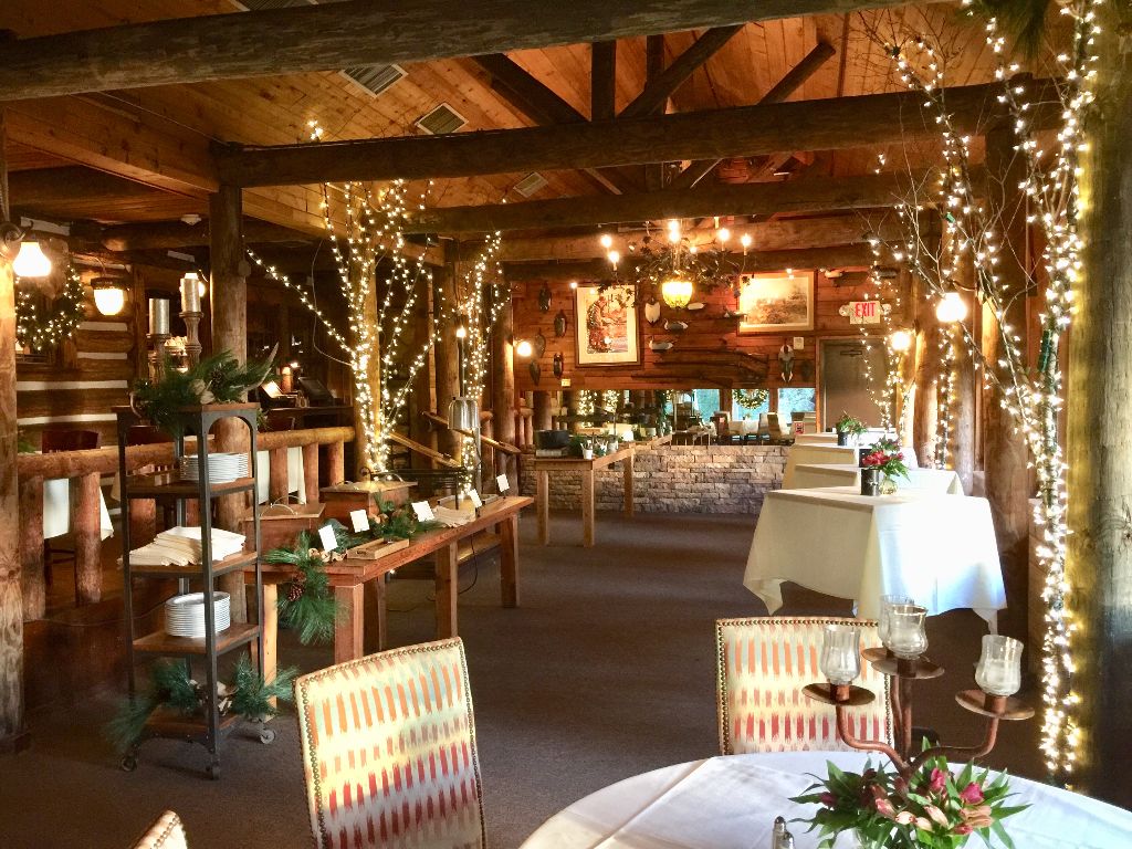 Restaurant Decoration Ideas for Christmas