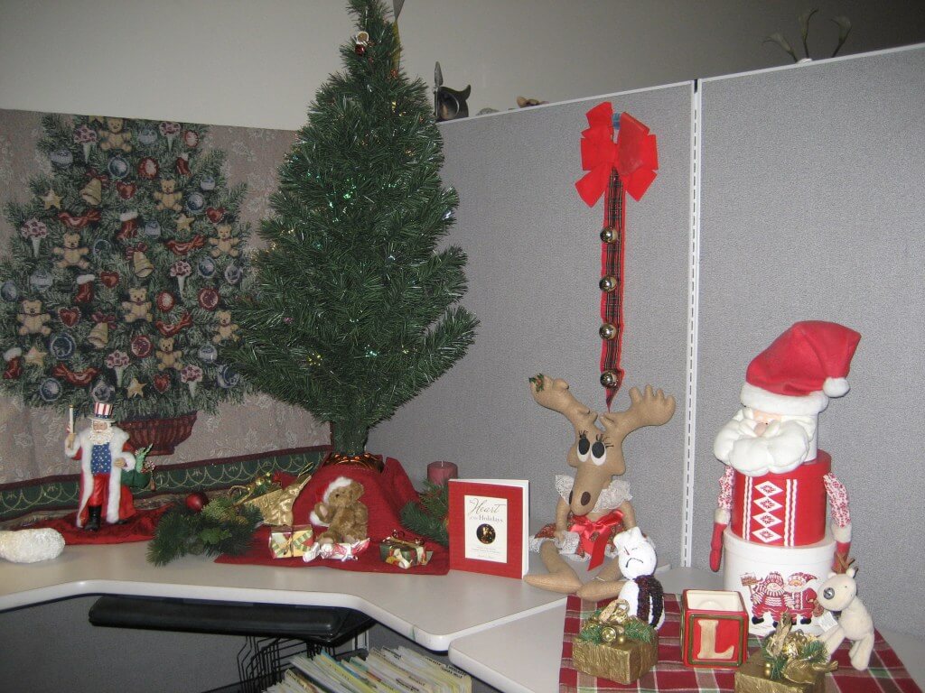 Most Beautiful Office Decoration Ideas for Christmas