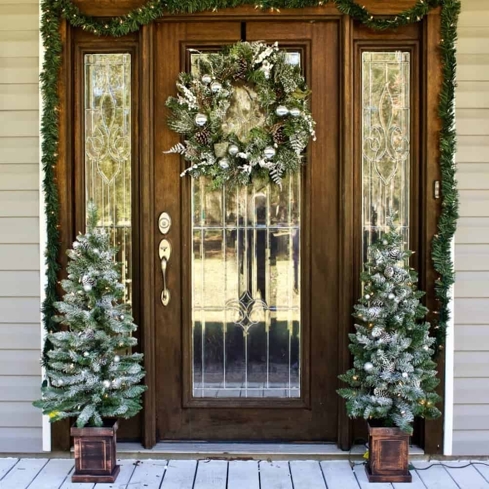 Mesmerizing Door Decoration Ideas For Christmas The Architecture Designs