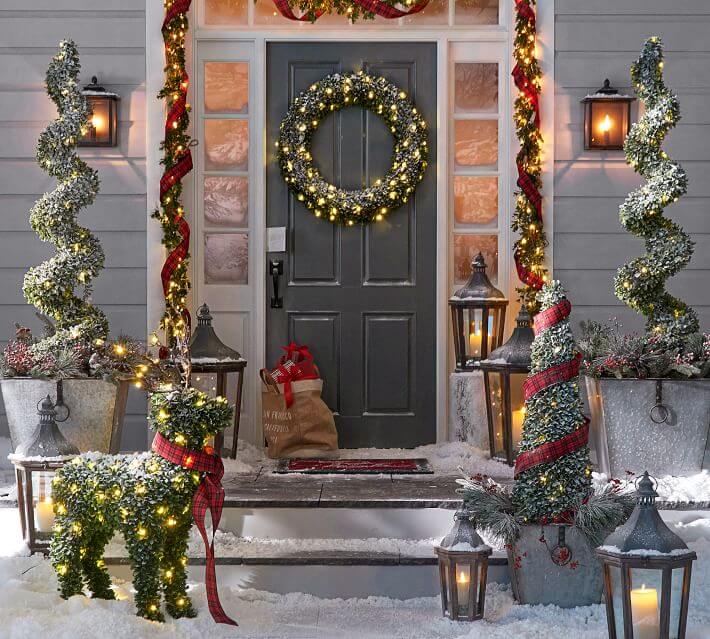 Door Decoration Ideas for Christmas