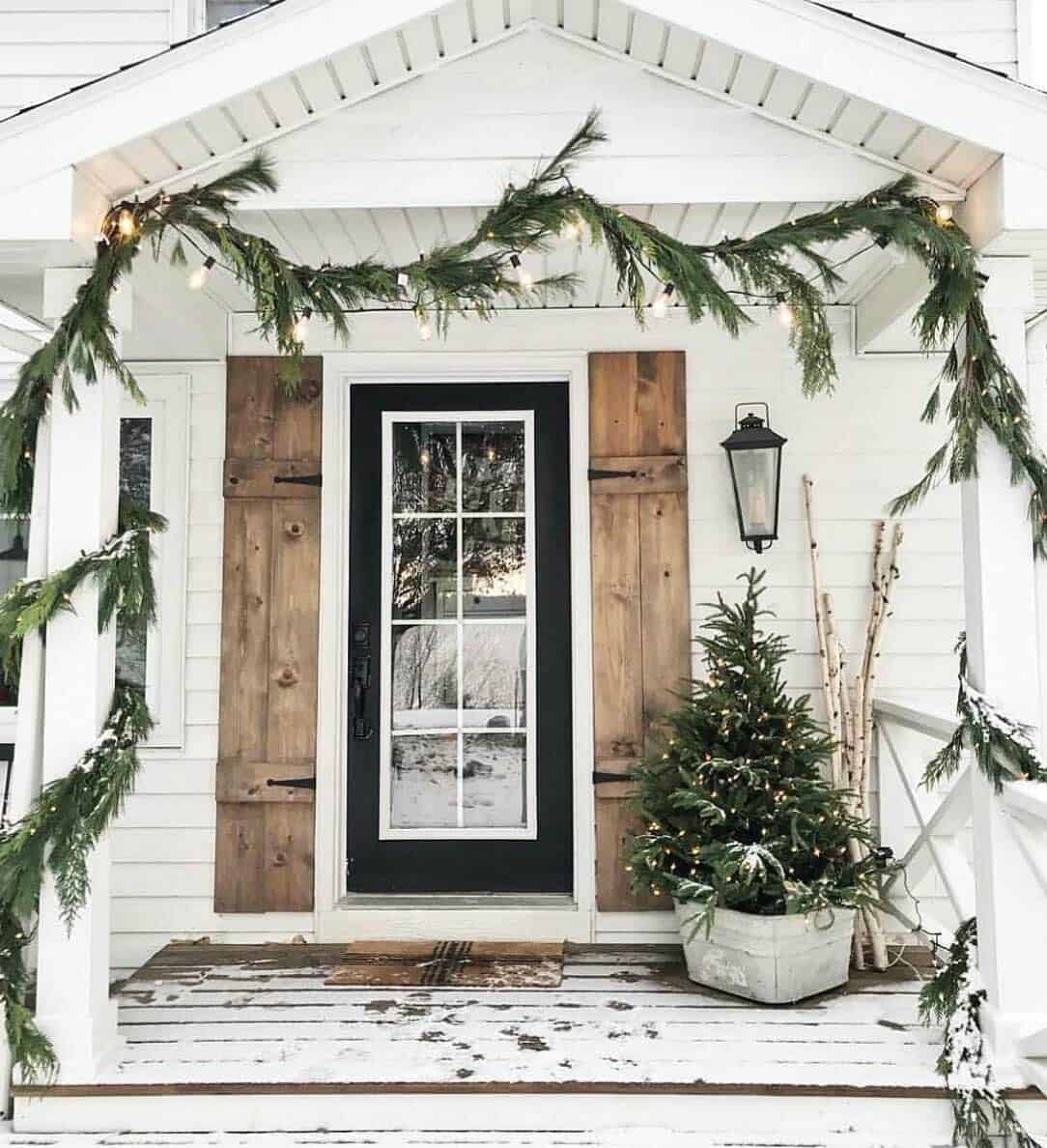 Attractive Front Porch Christmas Decoration Ideas