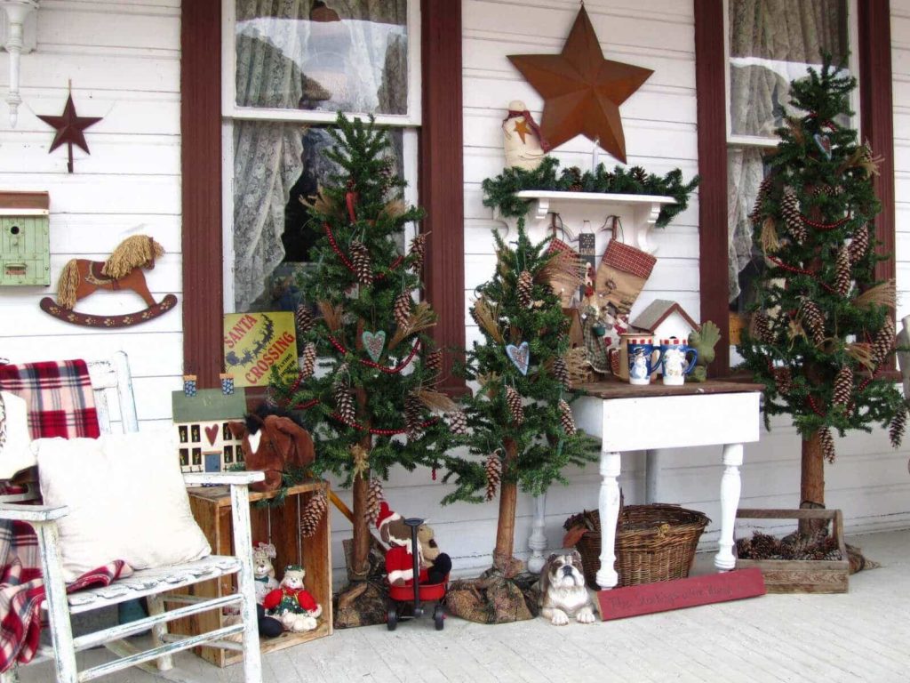 Attractive Front Porch Christmas Decoration Ideas