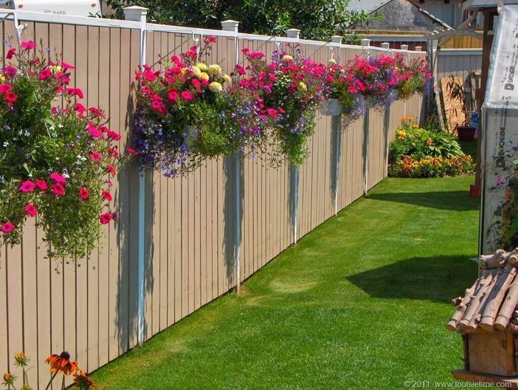 backyard fence decor 