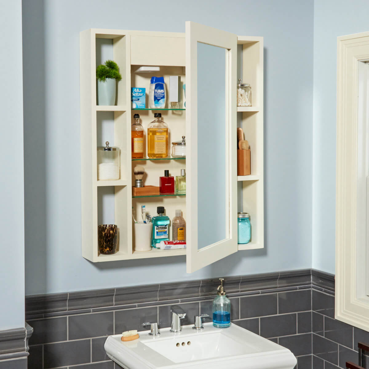 Bathroom Cabinets and Shelf Design