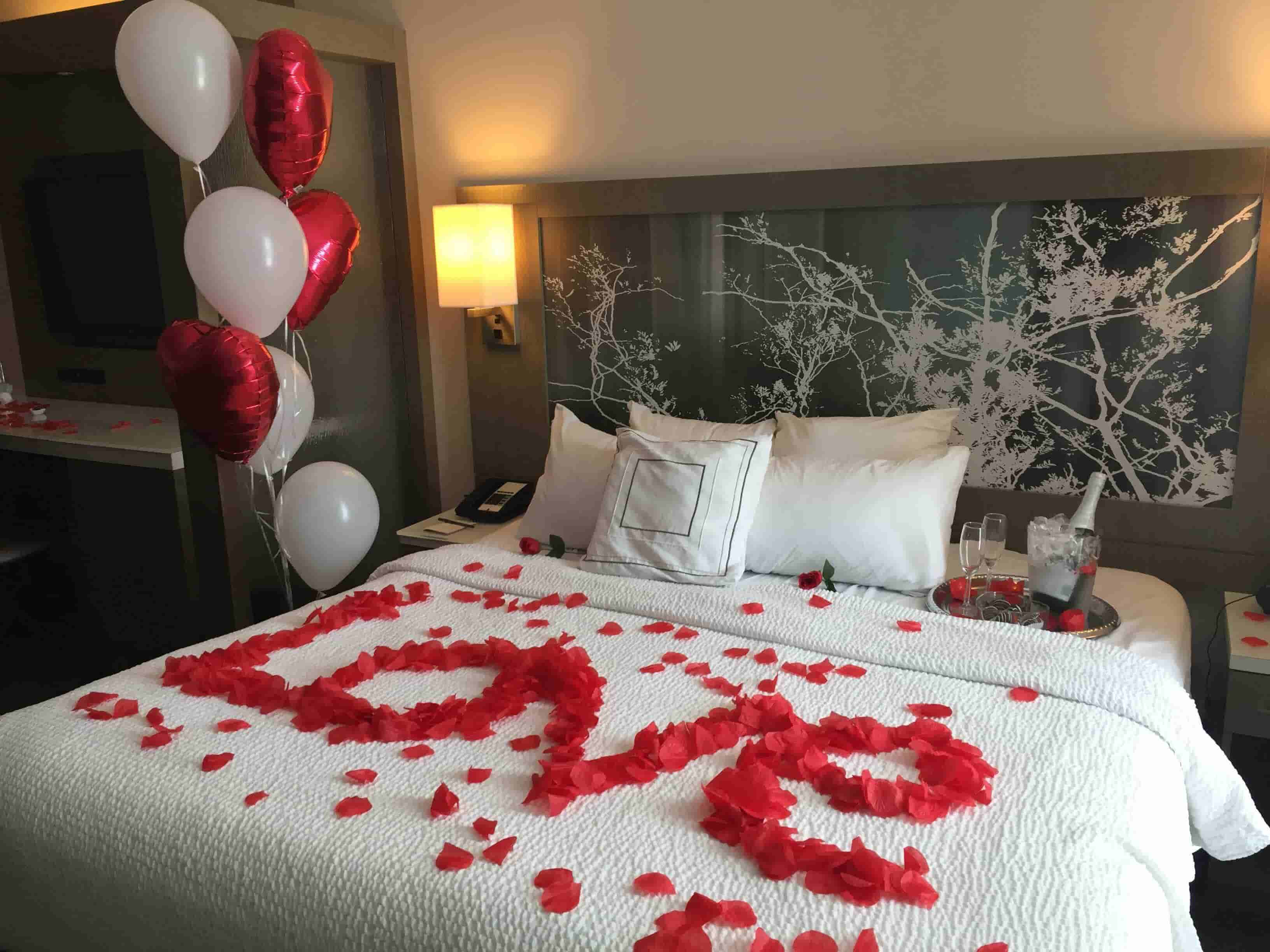 Romantic Bedroom Decoration Ideas for Valentine\'s Day