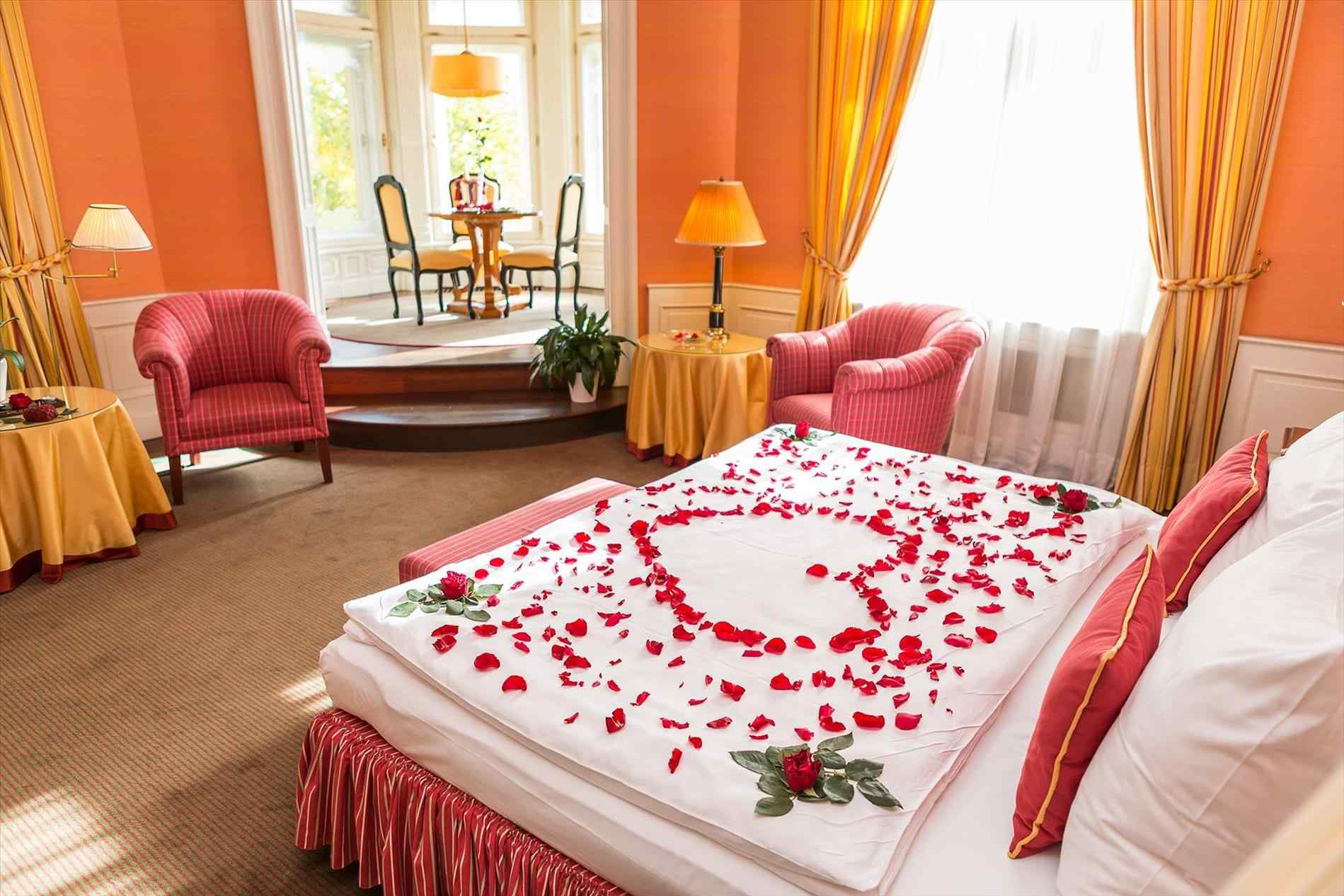 Bedroom Decoration for Valentine Day