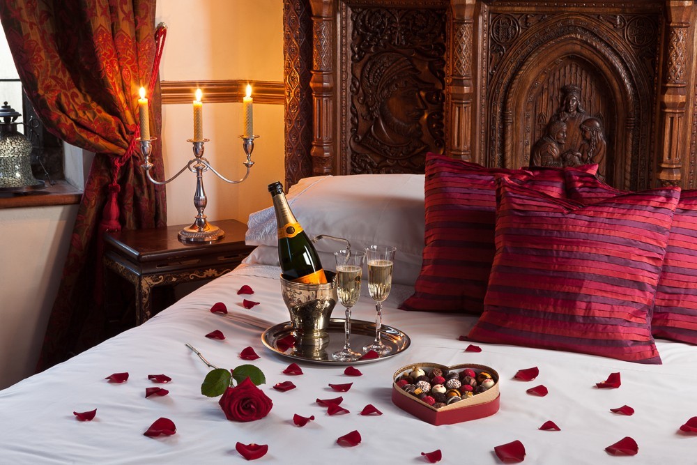 Romantic Bedroom Decoration Ideas For Valentine S Day The