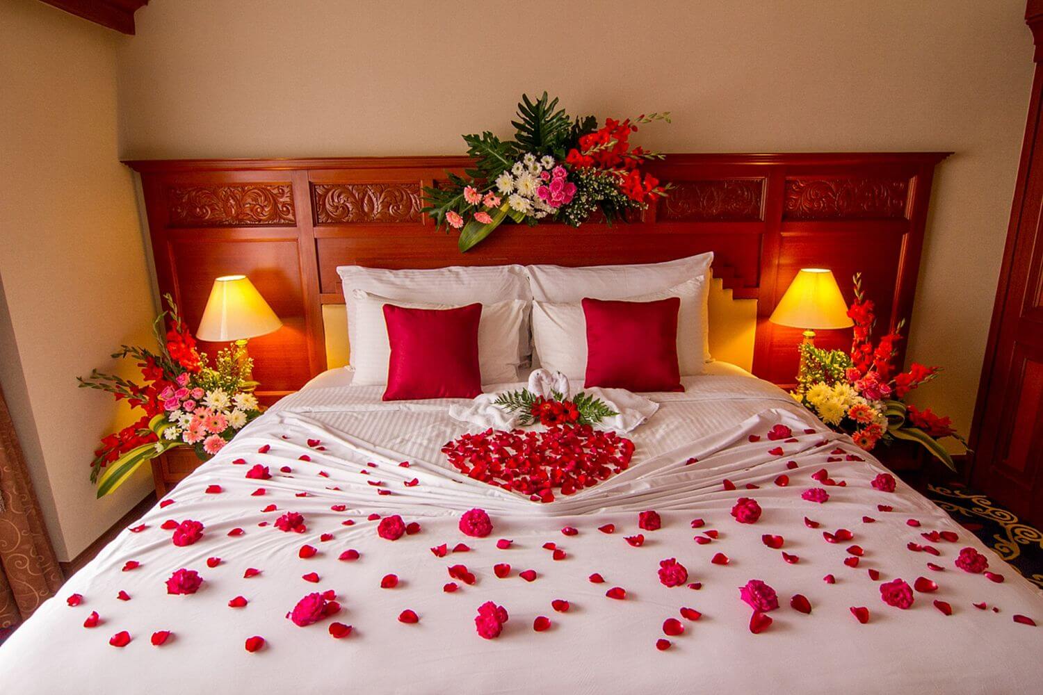 Bedroom Decoration for Valentine Day