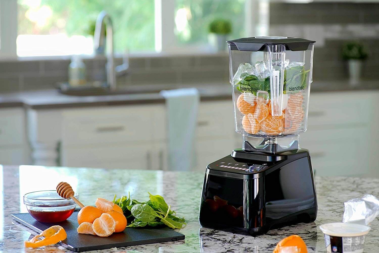 COMMERCIAL BLENDER