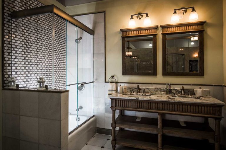 Pros and Cons of Frameless Glass Shower Doors