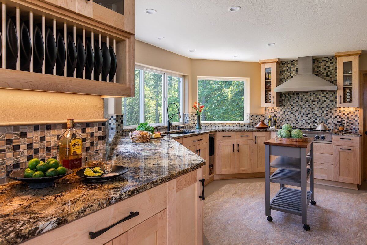 backsplash design in kitchen