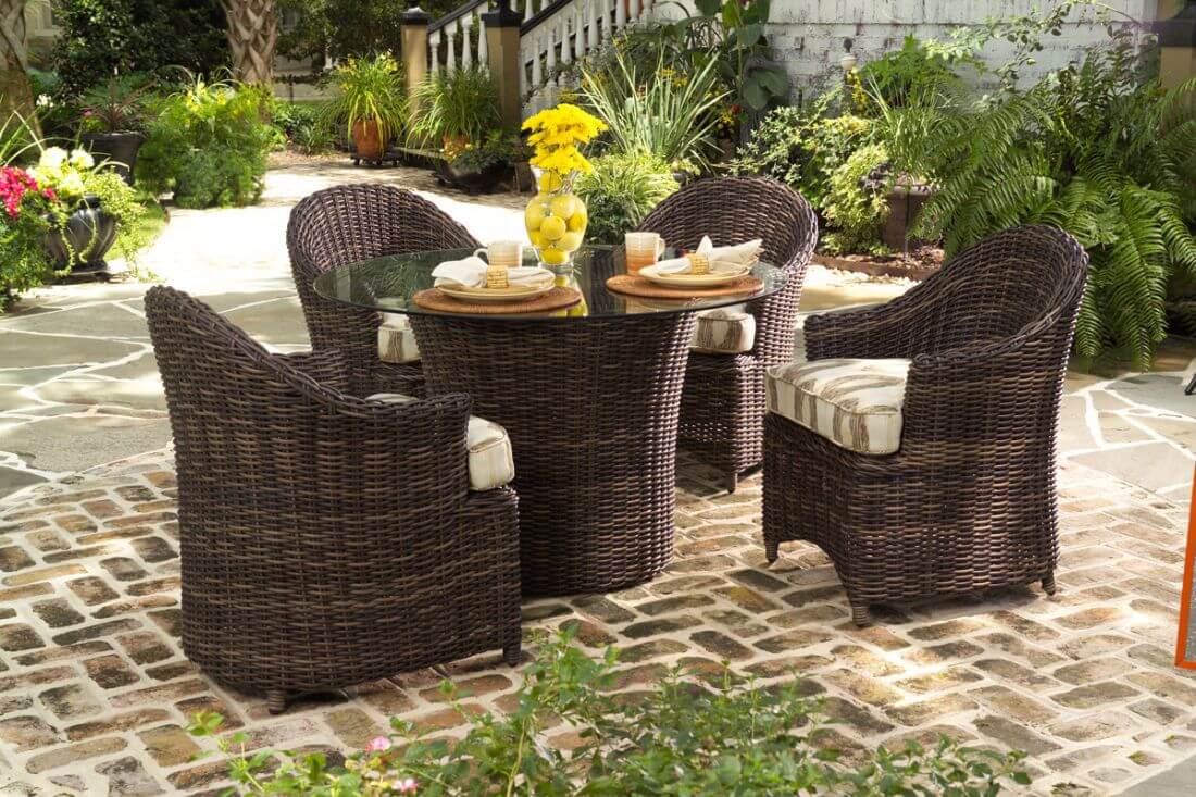 wicker furniture 