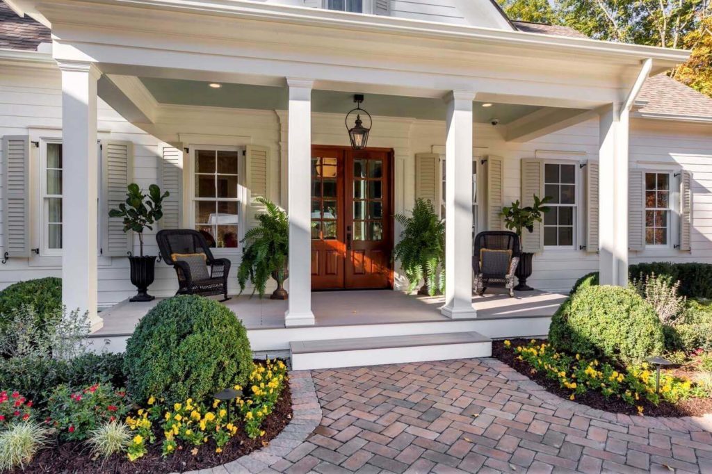 Unique and Decorative Front Porch Design Ideas