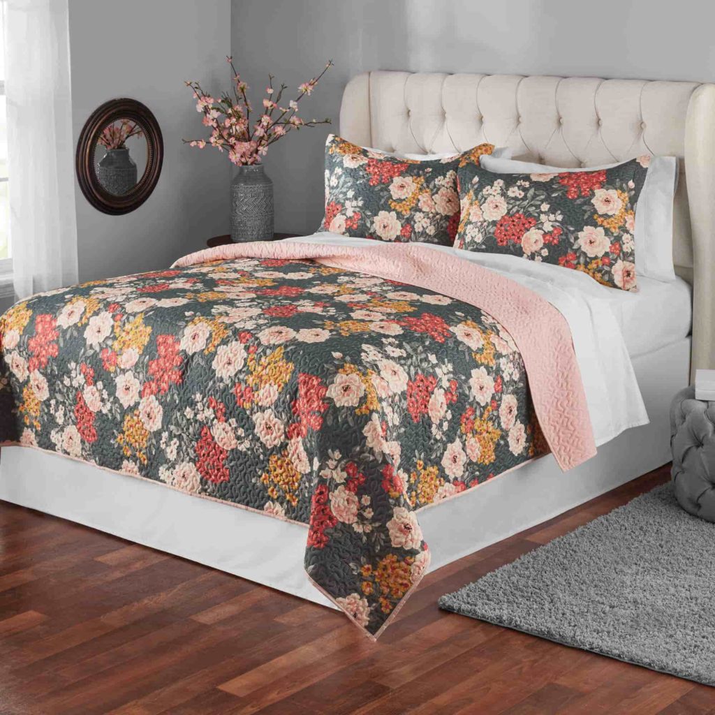 Get Warmer with Quilted Bedspreads
