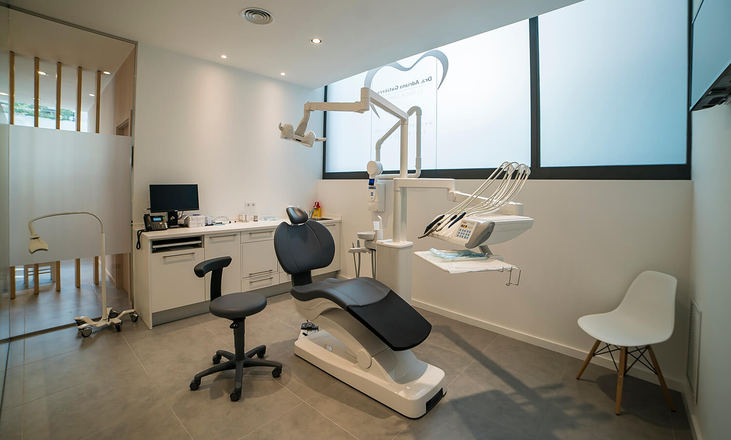 dental clinic interior.