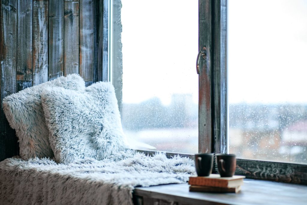 Mesmerizing Window Ledge Design Ideas to Decorate the Window