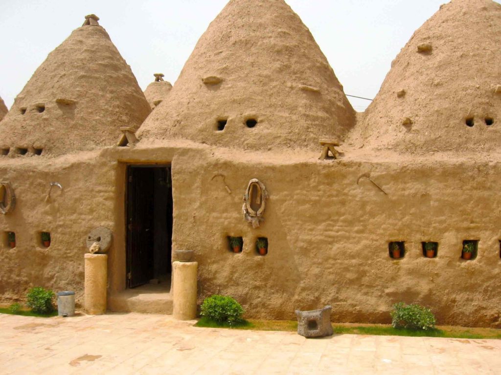 Mud huts of Gaoui