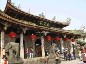 Top 10 Famous Temples and Monasteries in China