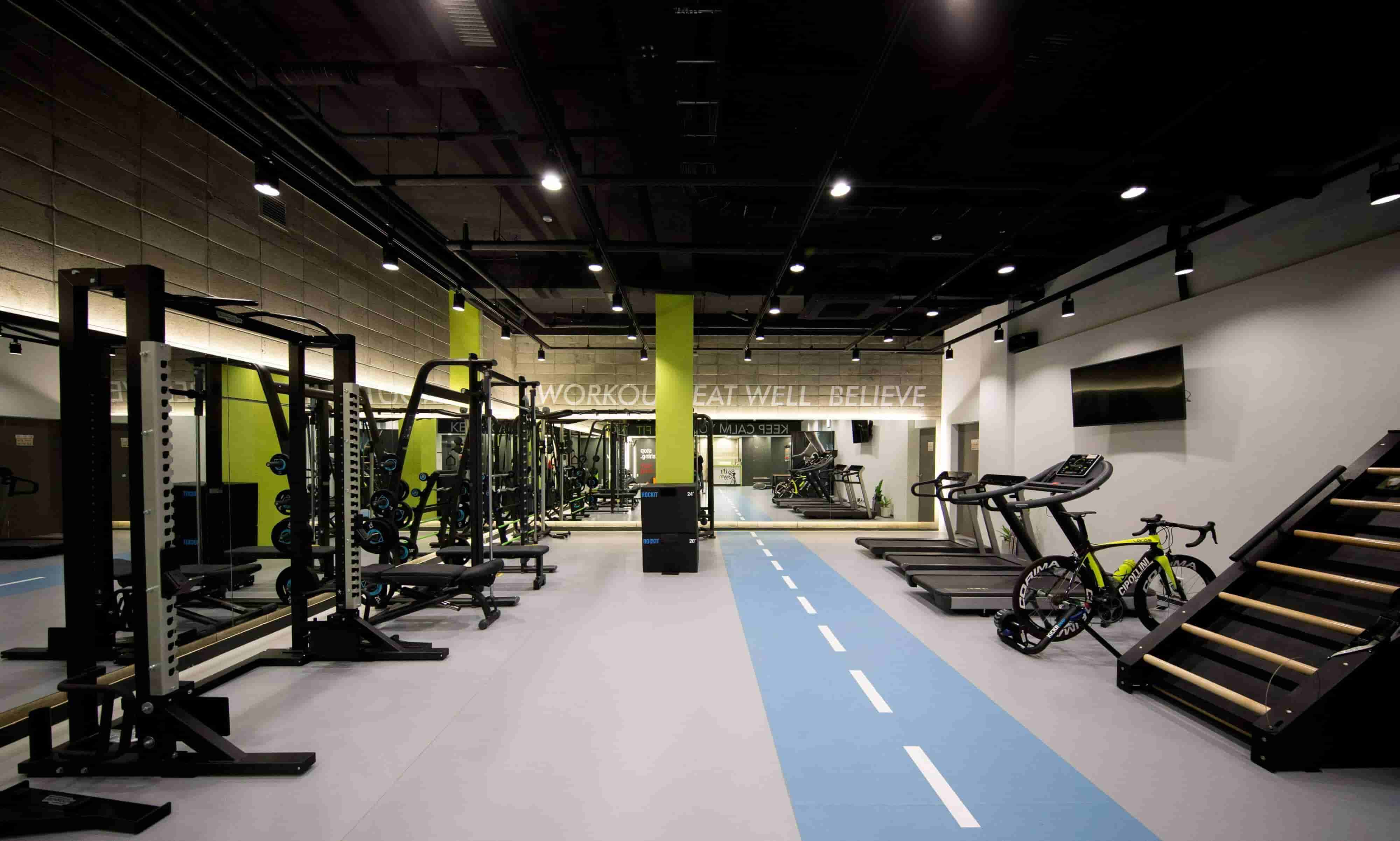 Gym interior best sale wall design