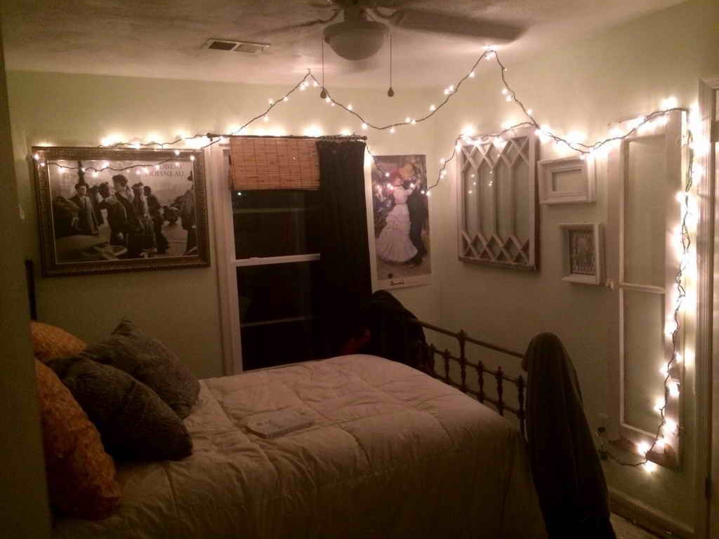 twinkle light in bedroom