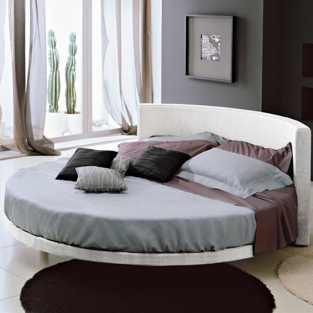 round bed