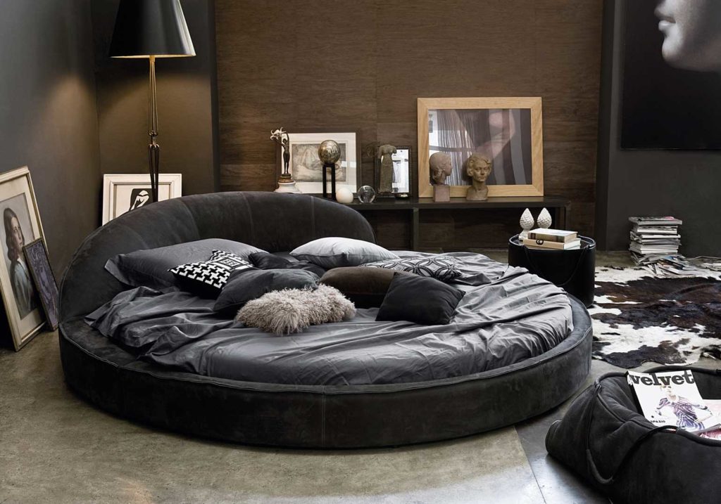 round bed