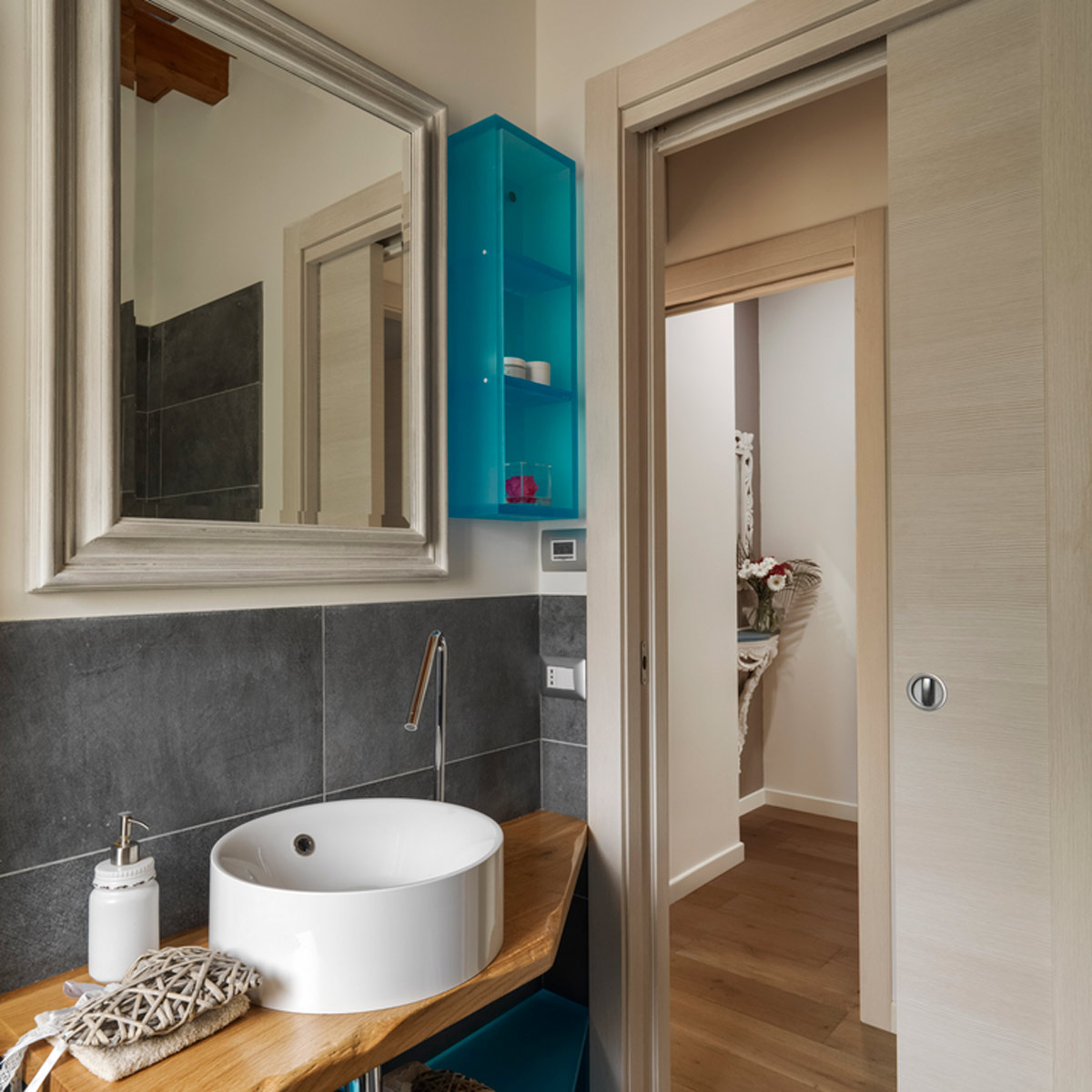 Smart Storage Solutions for Your Tiny Bathroom