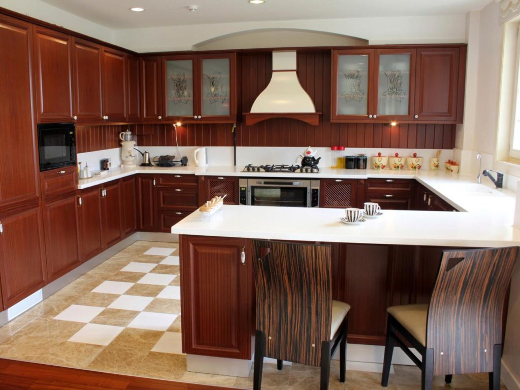 U shaped kitchen