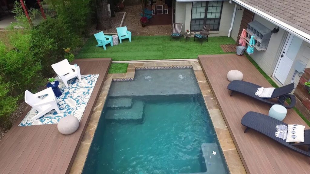 tinny pool in backyard