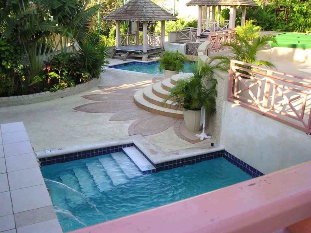 tinny pool in backyard