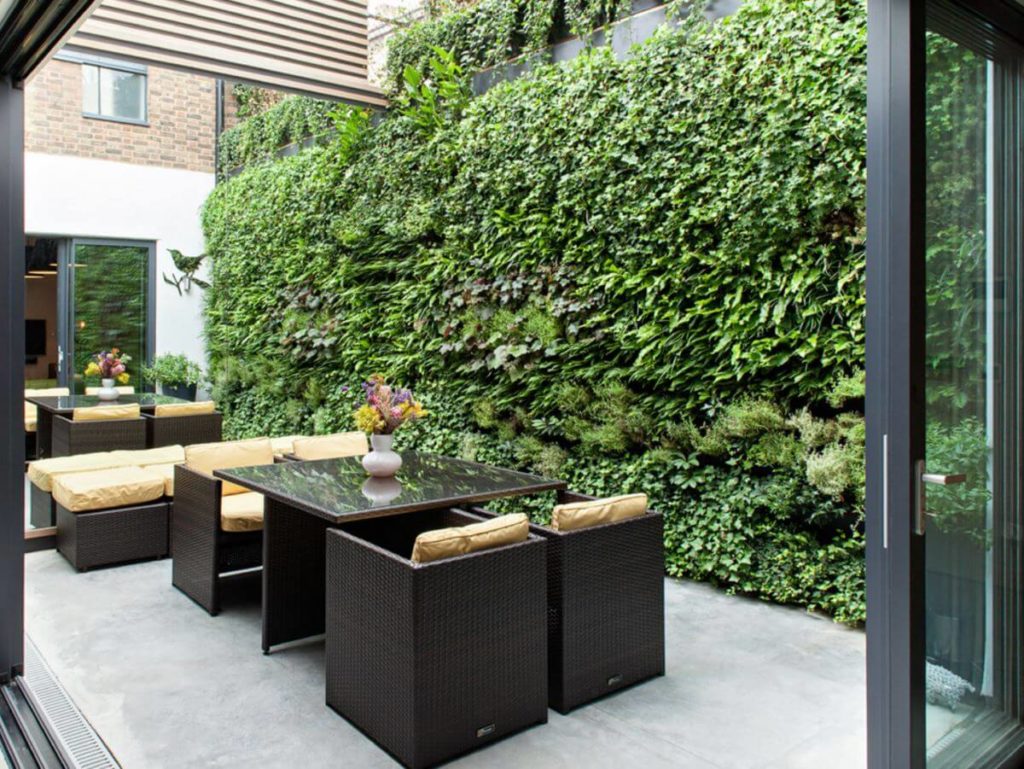 vertical outdoor garden