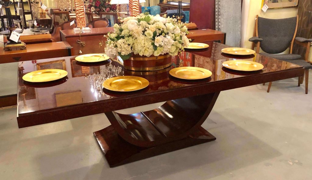 arrange dining table 