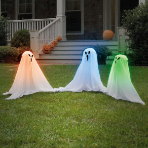 Creepy and Cool Halloween Backyard Decoration Ideas