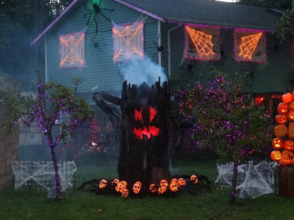 backyard decoration for Halloween