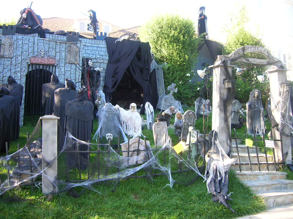 backyard decoration for Halloween