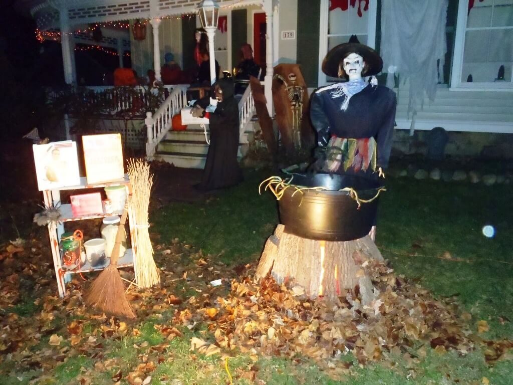 backyard decoration for Halloween