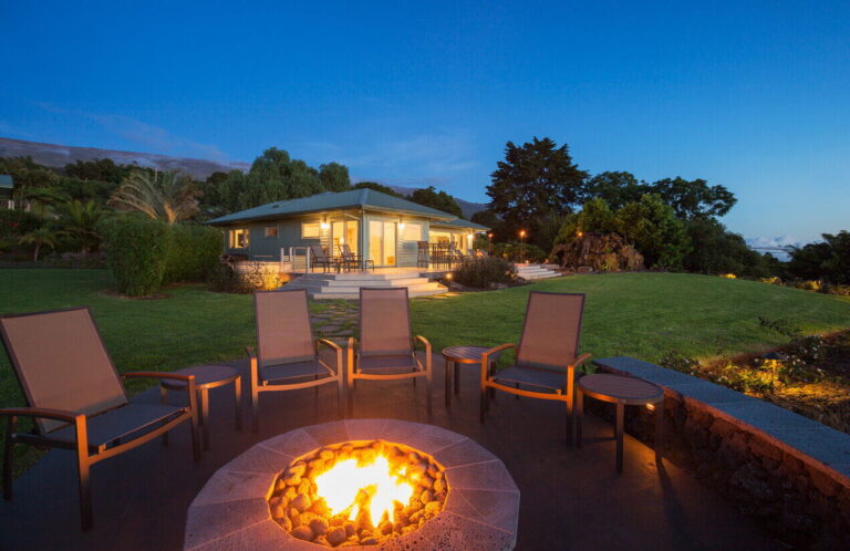 What Should You Expect From a Professional Fire Pit Supplier?