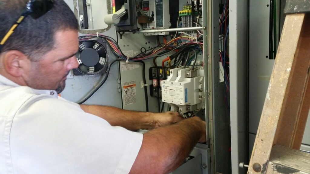 electrical contractor 