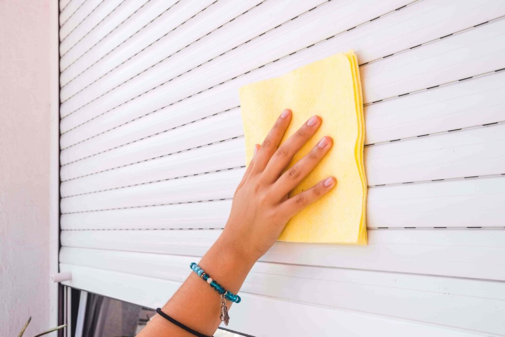 How to Clean Blinds 