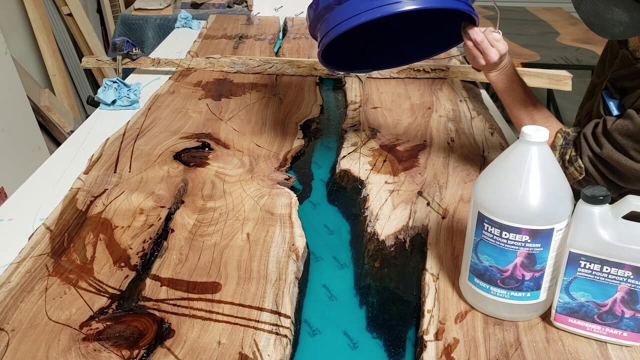 5 Important Tips When Working with Deep Pour Epoxy