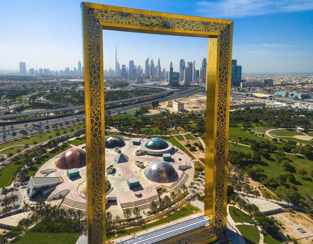 Golden  Frame (Dubai)