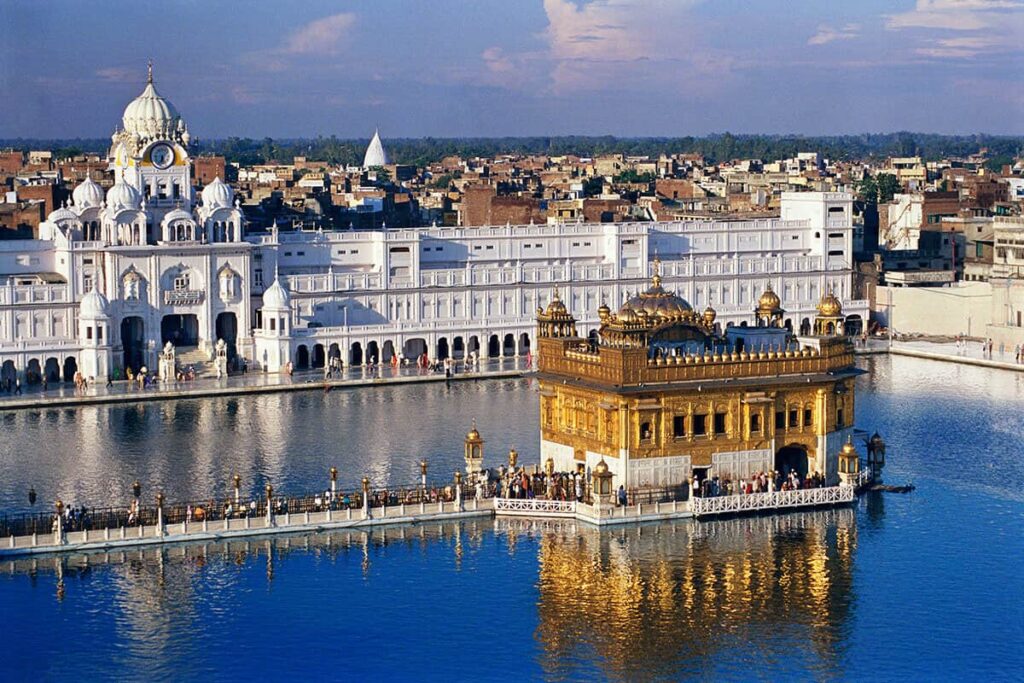 Golden Temple (Amritsar, India) 