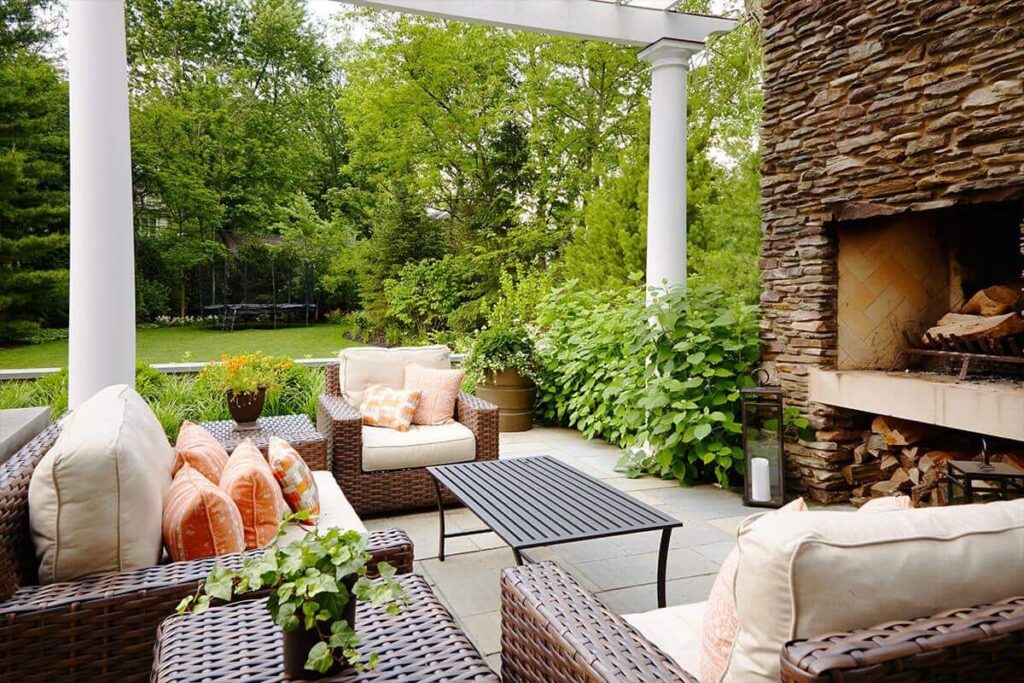 Outdoor Dining Space 