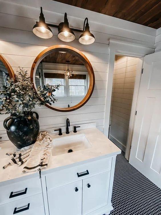 Upgrade Your Farmhouse Bathroom Decor