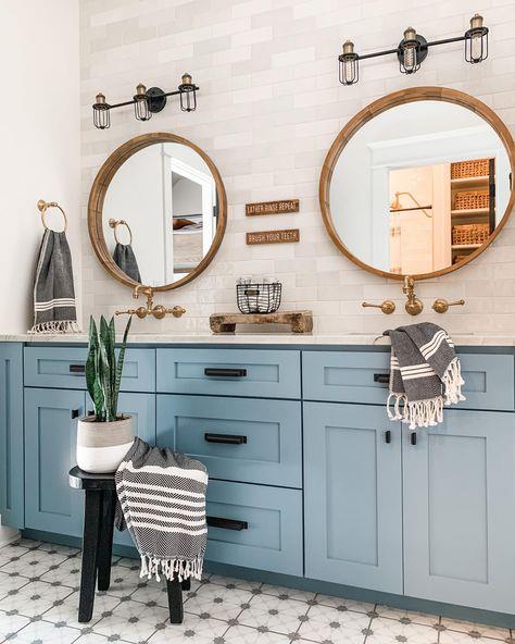 Upgrade Your Farmhouse Bathroom Decor