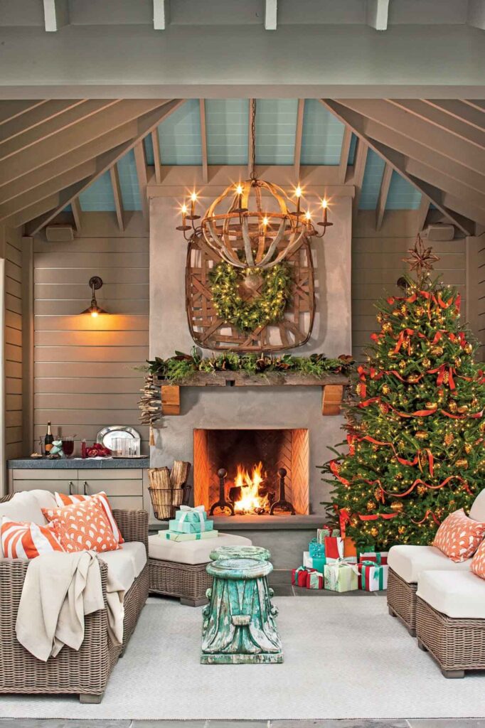 Bring the Christmas Spirit into Your Home with Light Decoration 