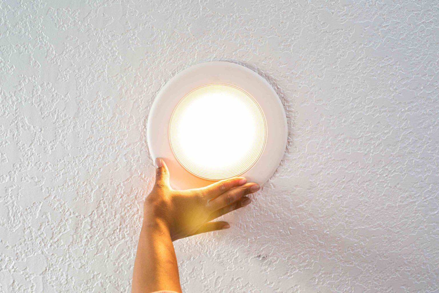The Ultimate Guide to Canless Recessed Lighting