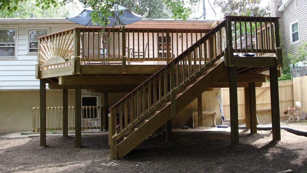 build deck stair